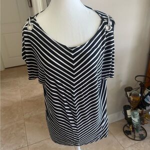 Cable and Gage black and White Striped Women's Top